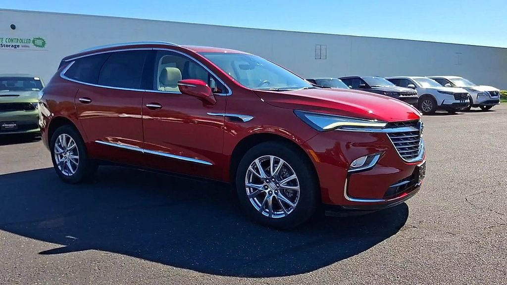 2022 Buick Enclave Premium photo 2