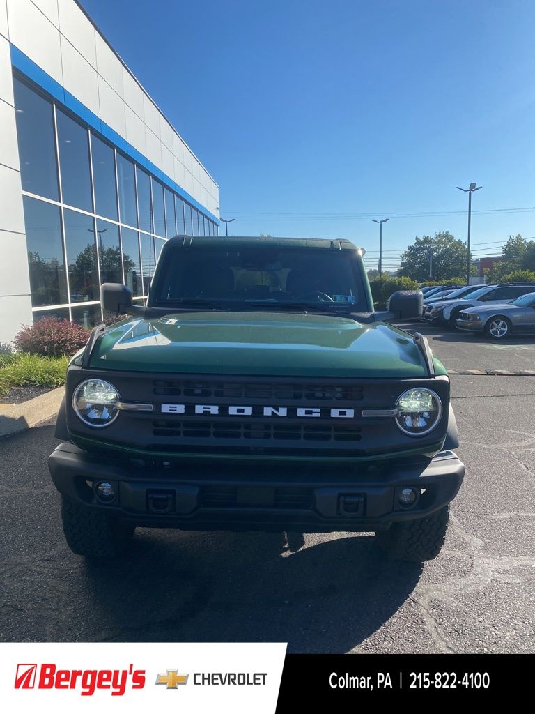 2024 Ford Bronco Black Diamond photo 2