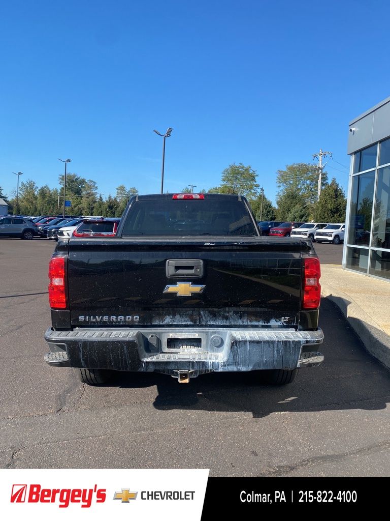 2017 Chevrolet Silverado 1500 LT photo 4