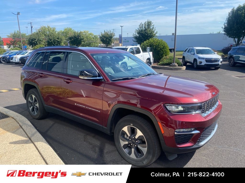 2022 Jeep Grand Cherokee Limited 4xe photo 2