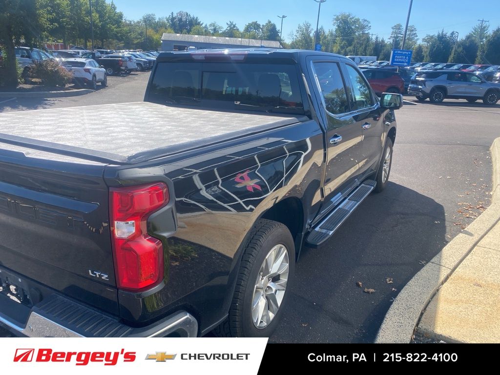2022 Chevrolet Silverado 1500 LTZ photo 3