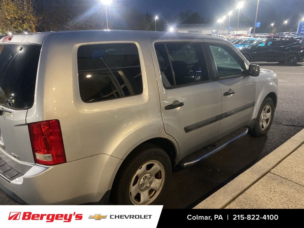 2015 Honda Pilot LX photo 4