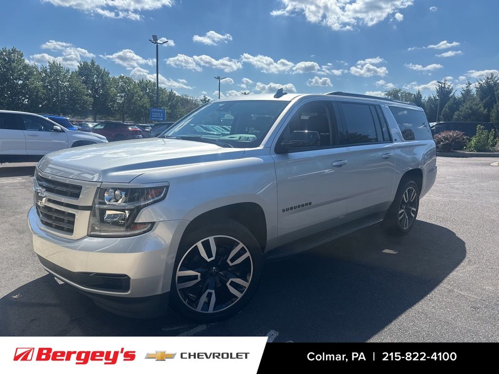 2020 Chevrolet Suburban LT photo 2