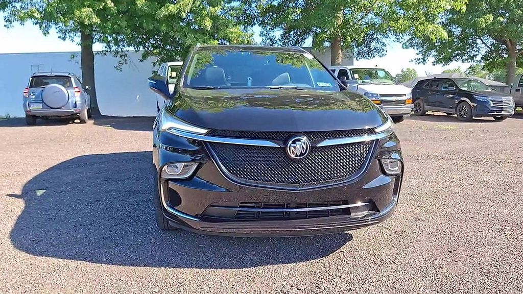 2022 Buick Enclave Essence photo 3