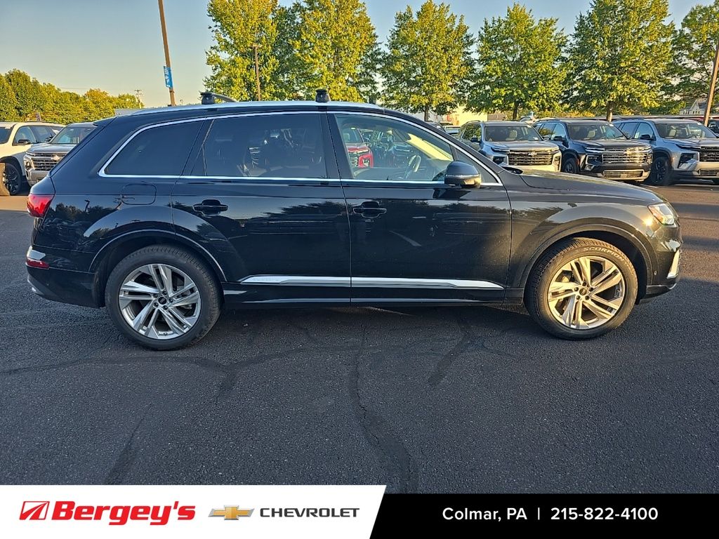 2023 Audi Q7 55 Premium photo 3