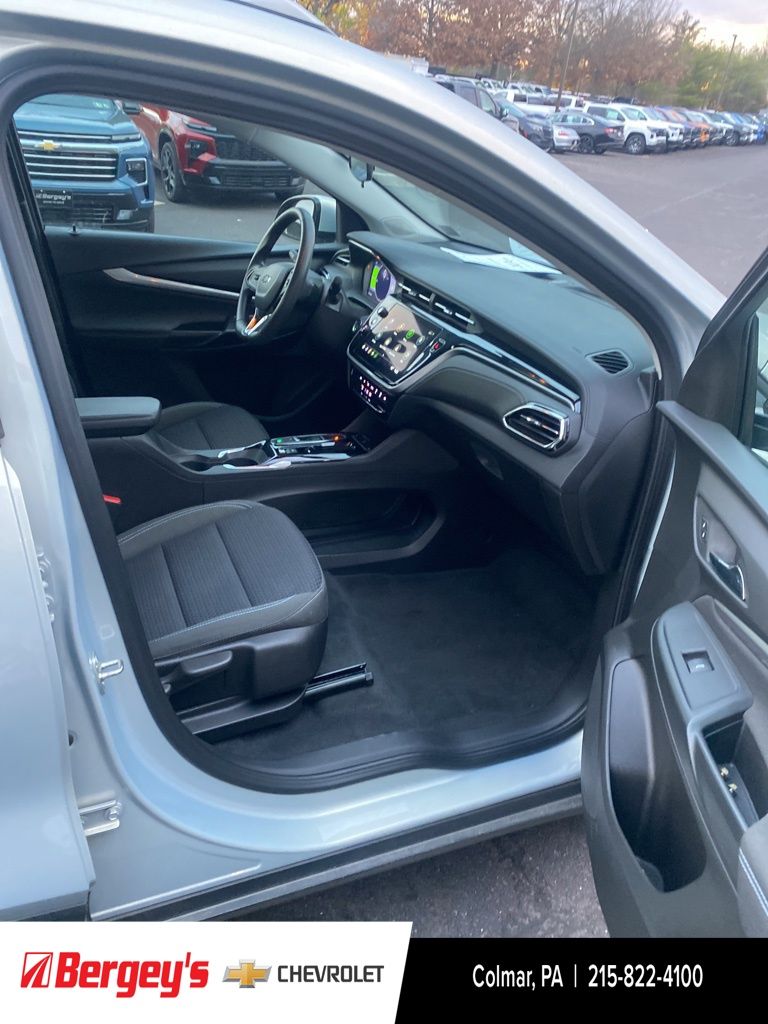 2023 Chevrolet Bolt EUV photo 3