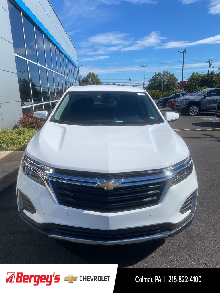 2024 Chevrolet Equinox LT photo 2