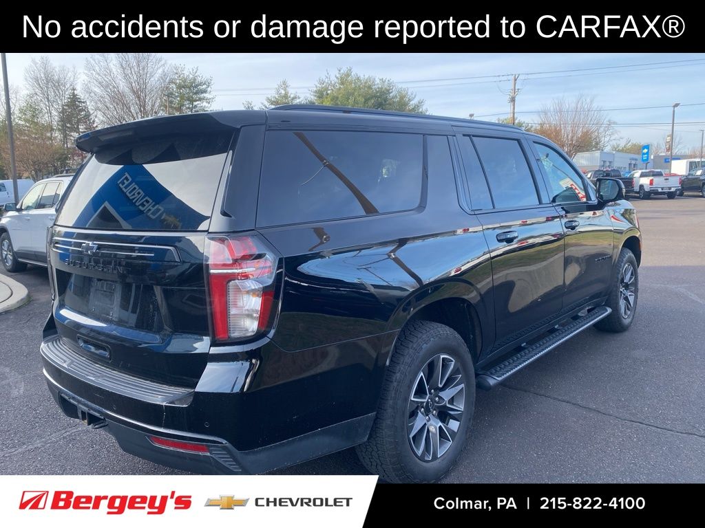 2023 Chevrolet Suburban Z71 photo 2