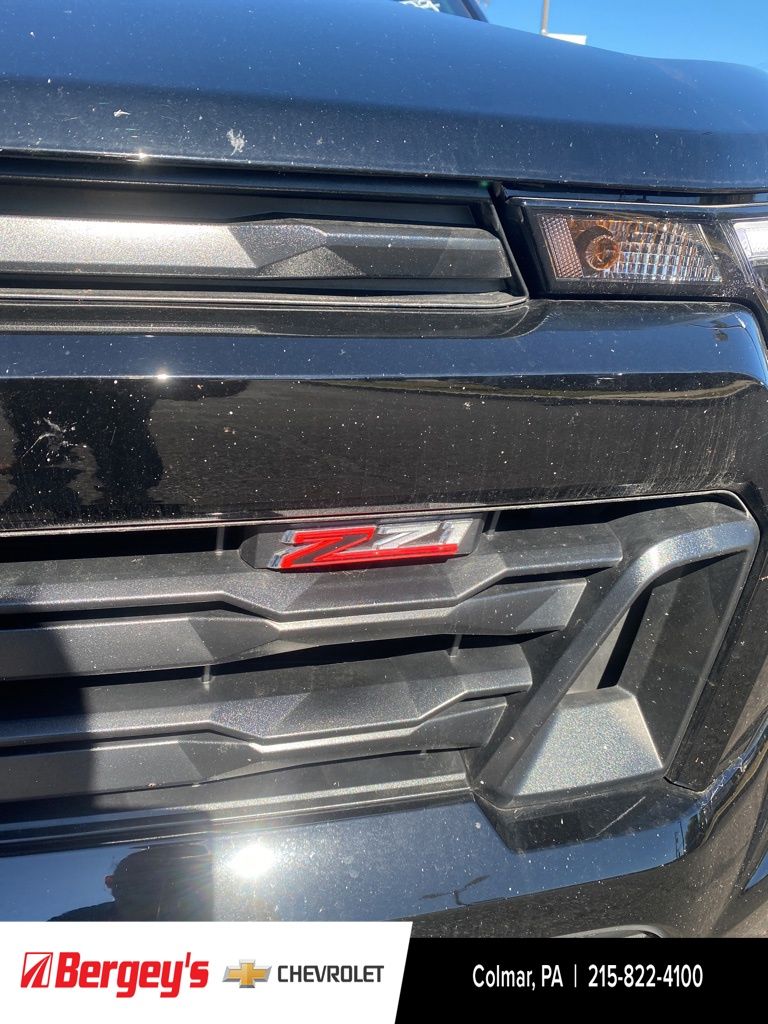 2024 Chevrolet Colorado Z71 photo 3