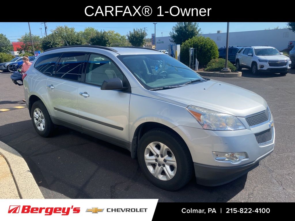2012 Chevrolet Traverse LS photo 3
