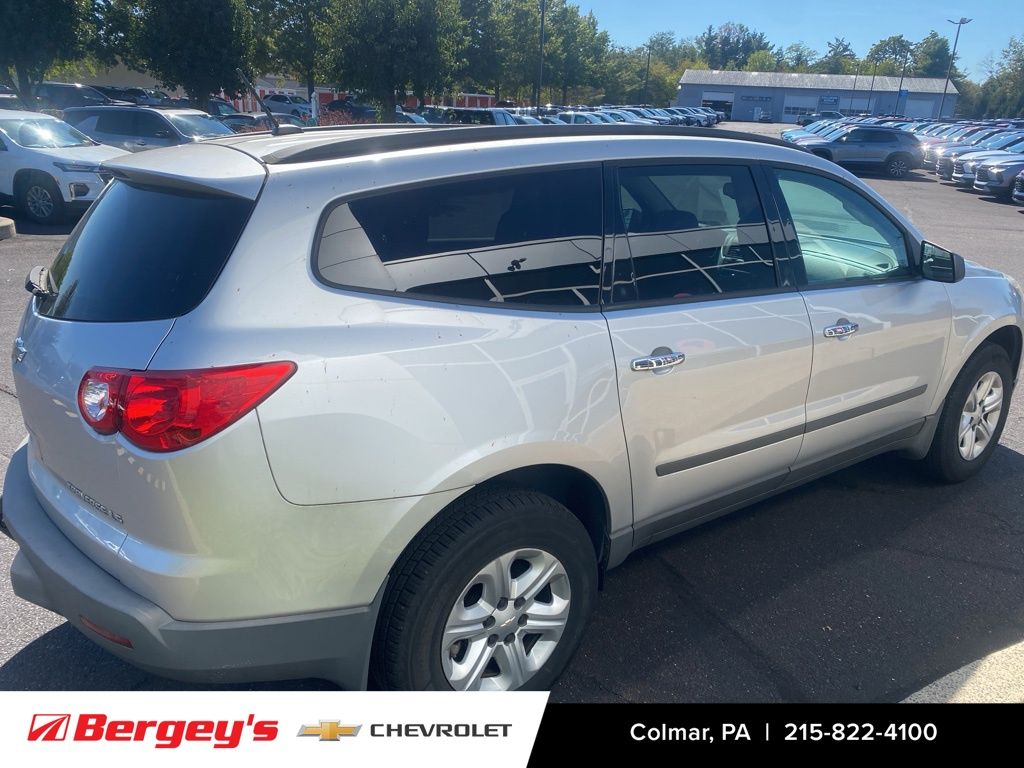 2012 Chevrolet Traverse LS photo 4