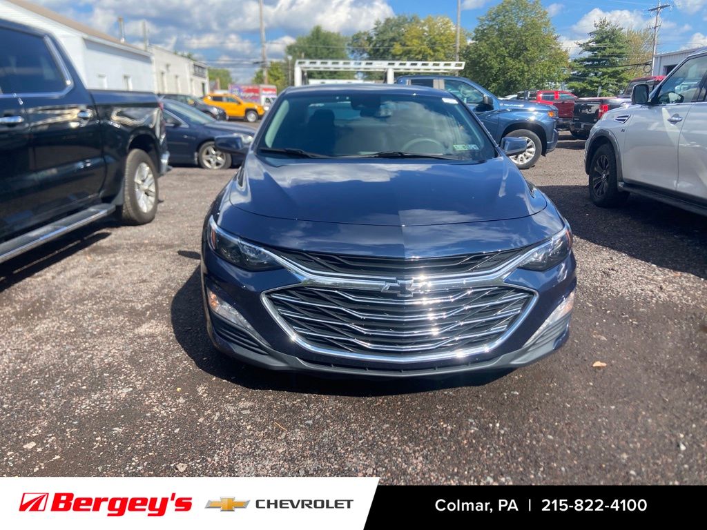 2022 Chevrolet Malibu 1LT photo 3