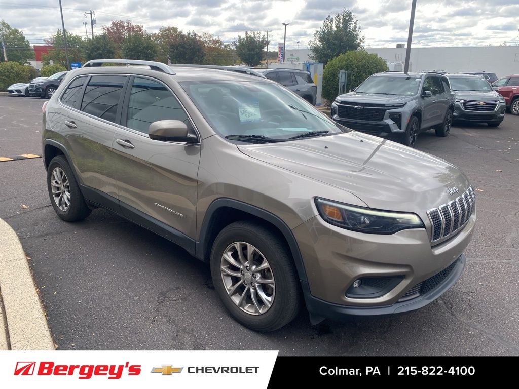 2019 Jeep Cherokee Latitude photo 2