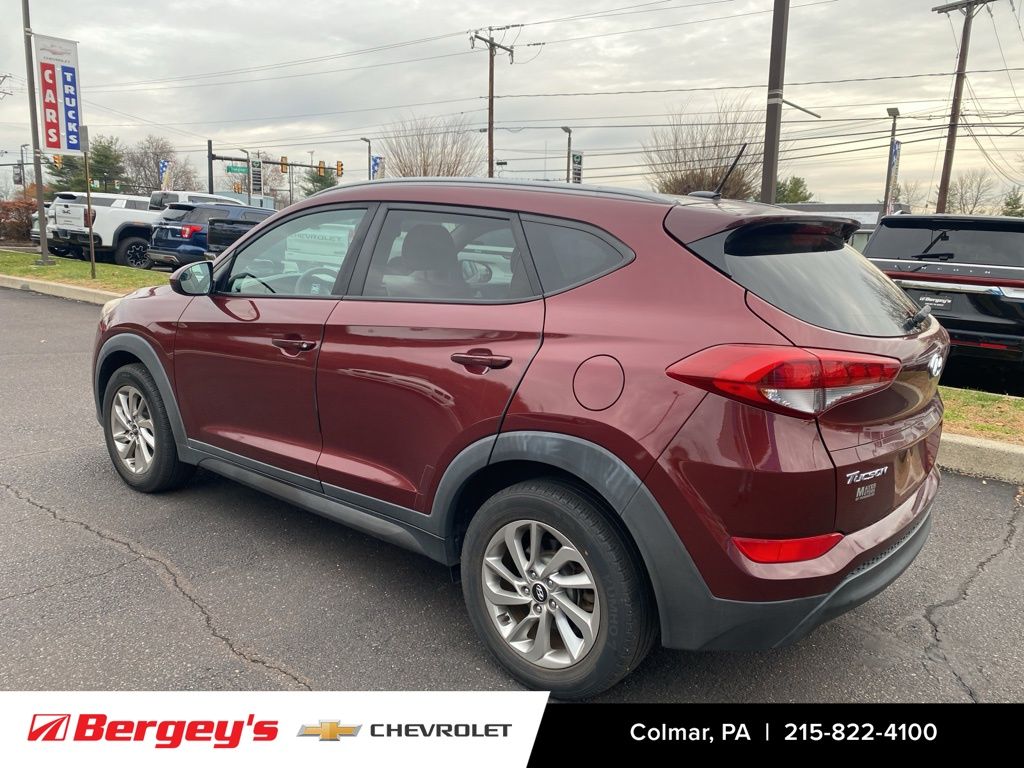 2016 Hyundai Tucson SE photo 2