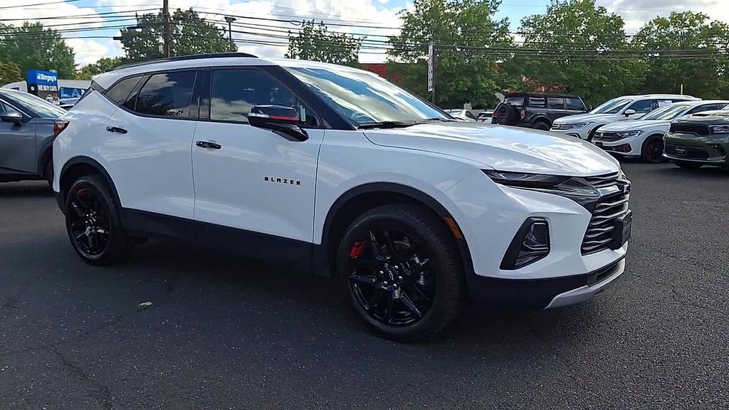 2022 Chevrolet Blazer 2LT photo 2
