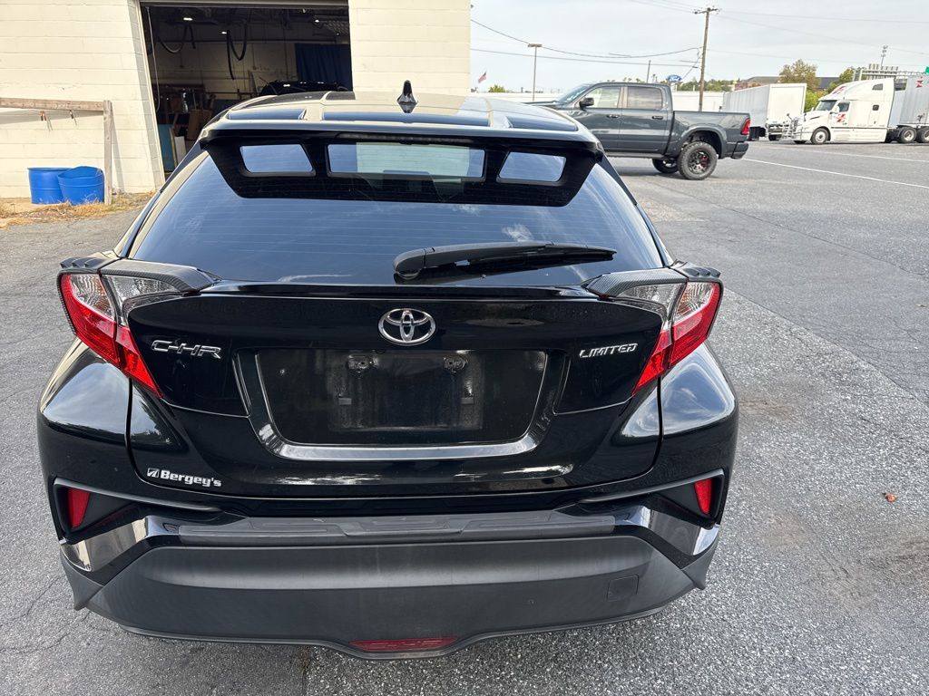 2019 Toyota C-HR Limited photo 3