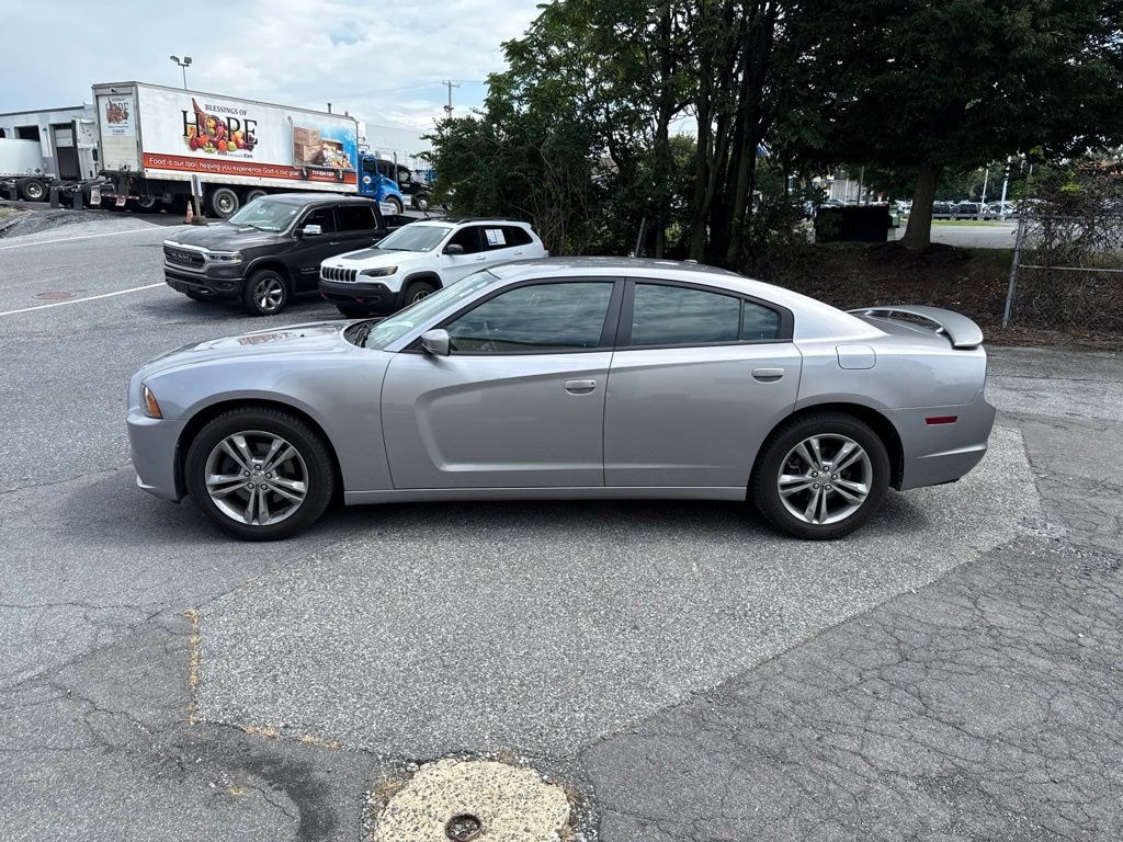 Used 2014 Dodge Charger SXT Sedan