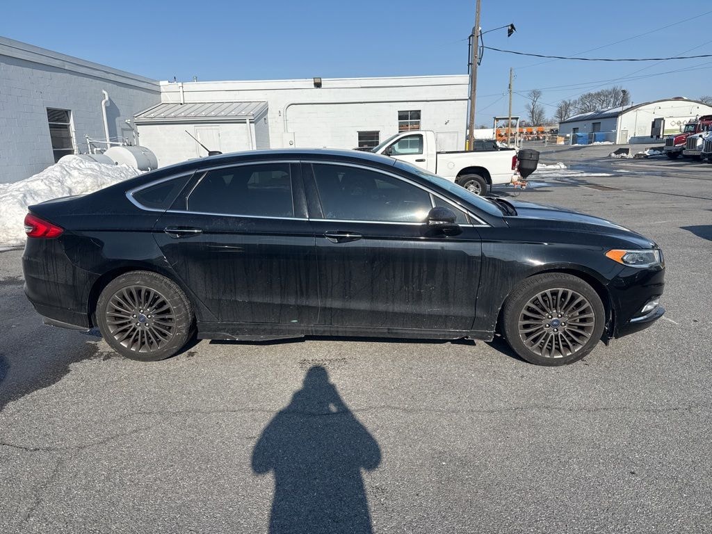 Used 2017 Ford Fusion SE Sedan