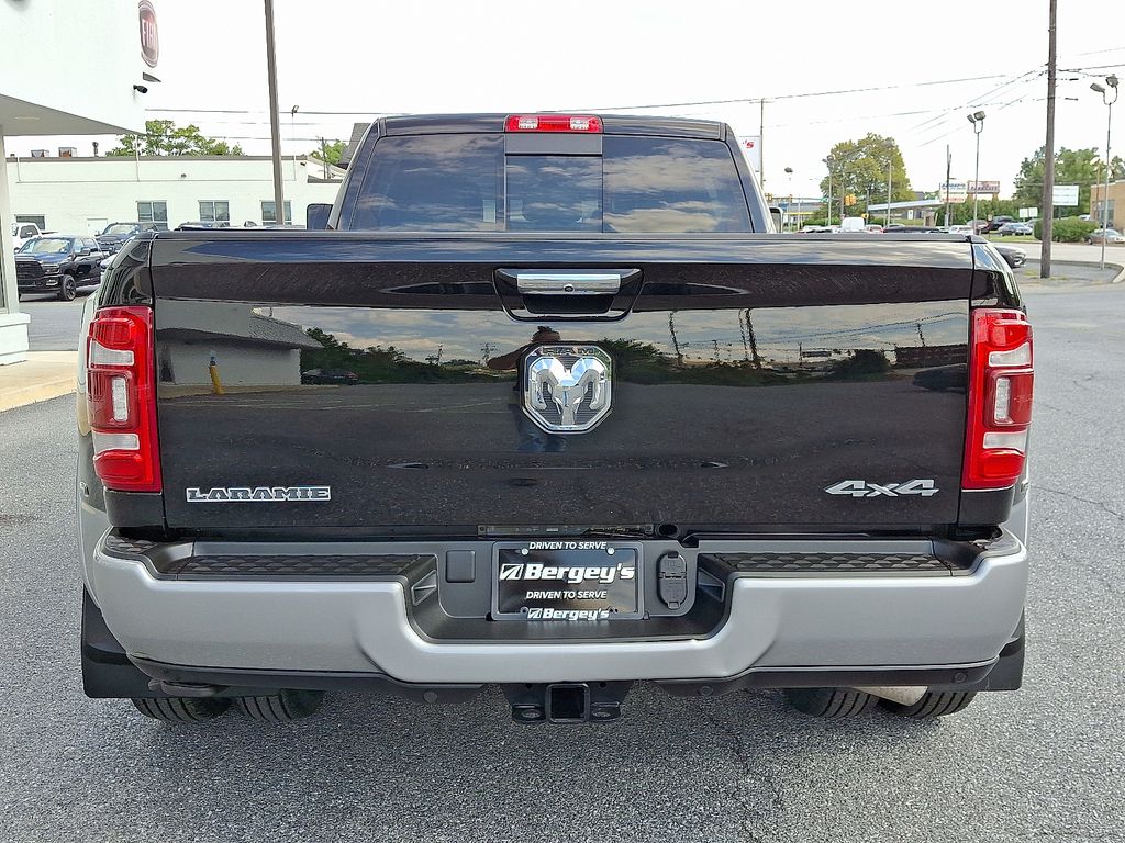 2022 Ram 3500 Laramie photo 4