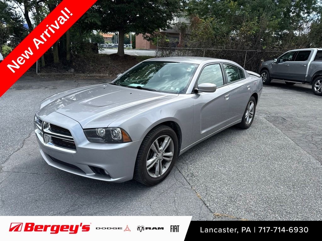 Used 2014 Dodge Charger SXT Sedan