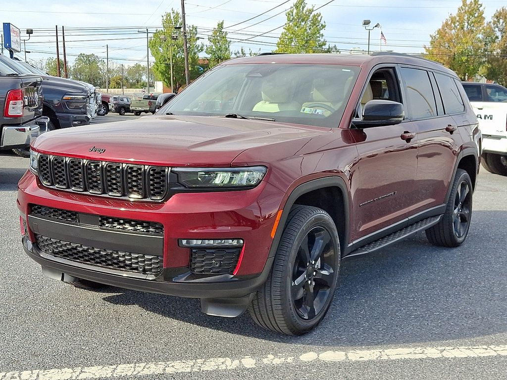 2024 Jeep Grand Cherokee Limited photo 3