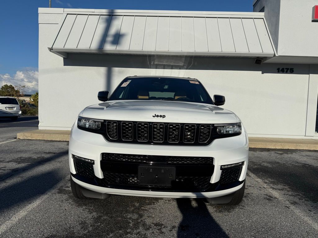 2024 Jeep Grand Cherokee L Summit Reserve photo 3