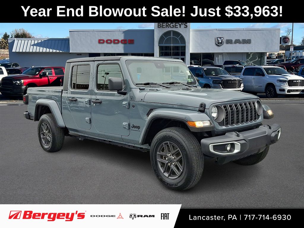 2024 Jeep Gladiator Sport S's photo