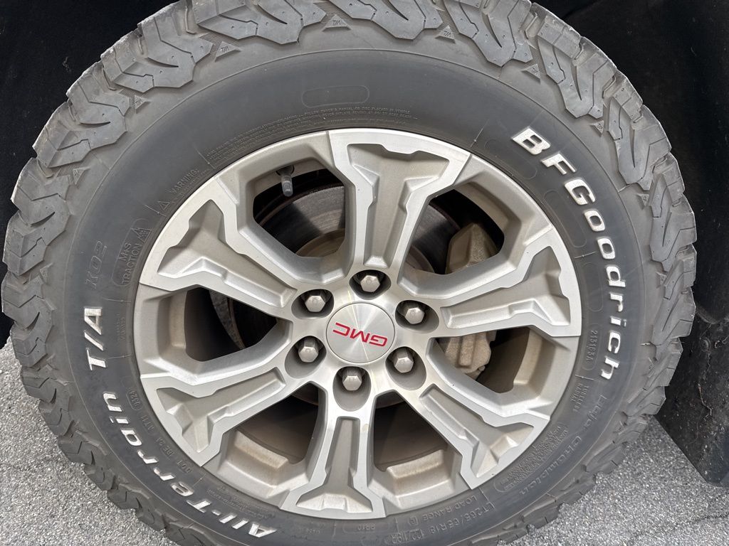 2019 Gmc Sierra 1500 SLE photo 2