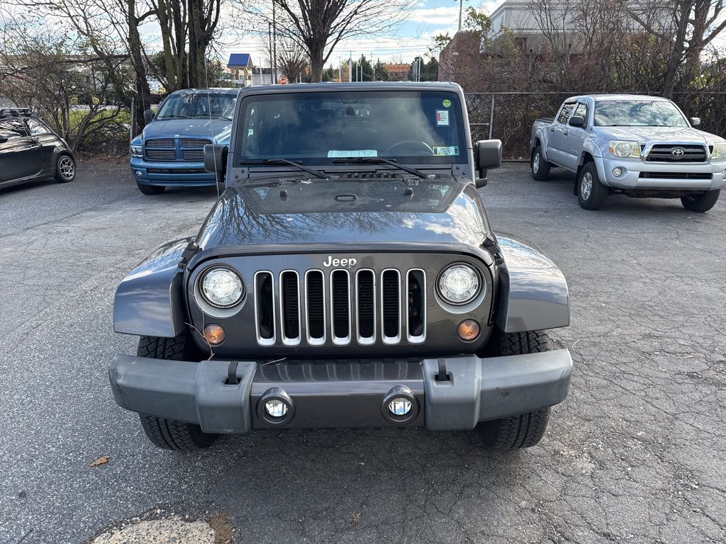 2017 Jeep Wrangler Sahara photo 2