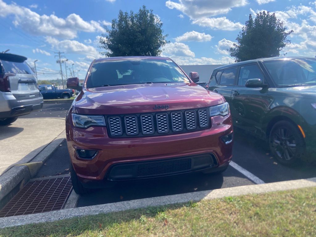 2020 Jeep Grand Cherokee Altitude photo 3