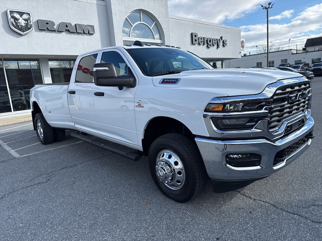 2025 Ram 3500 Tradesman photo 3