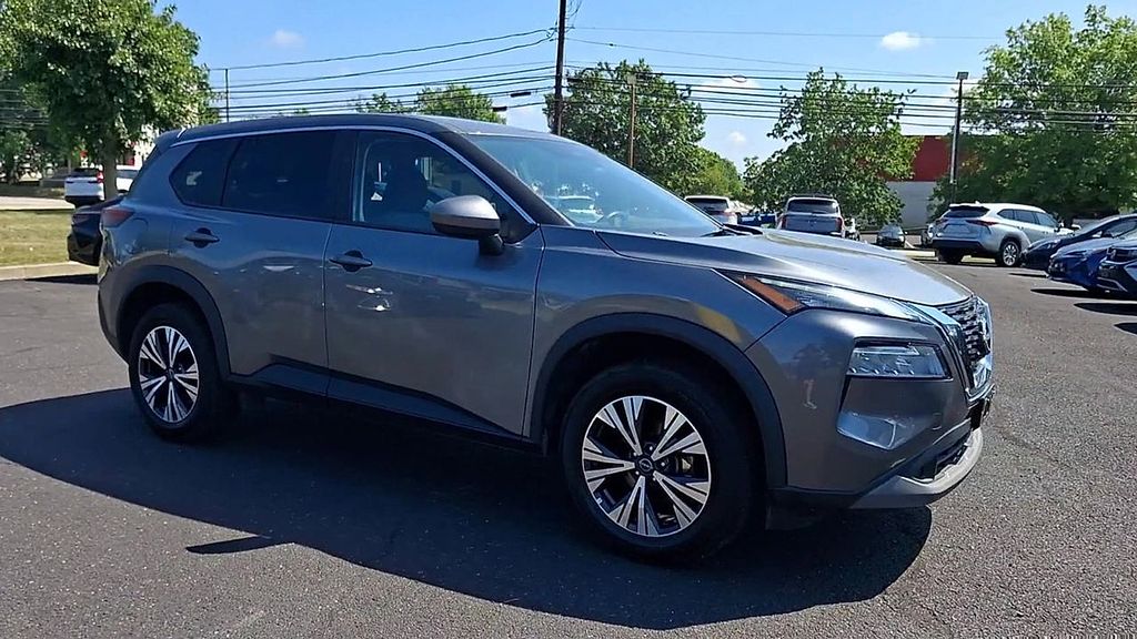2023 Nissan Rogue SV photo 2