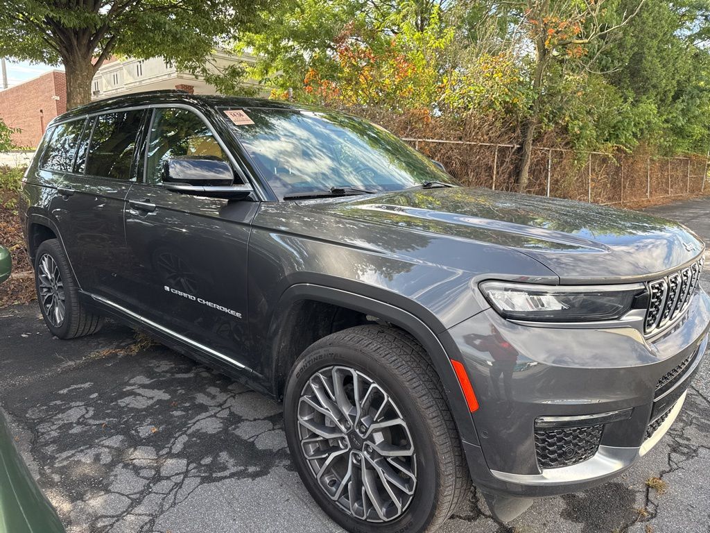 2024 Jeep Grand Cherokee L Summit Reserve photo 3