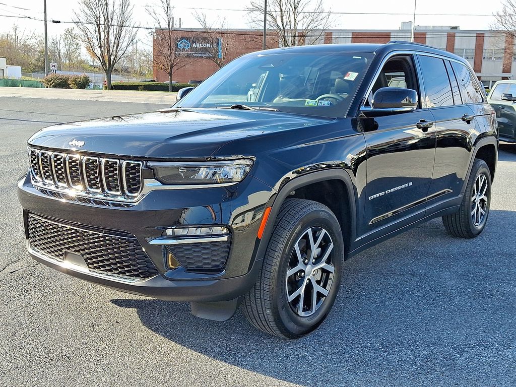 2024 Jeep Grand Cherokee Limited photo 3