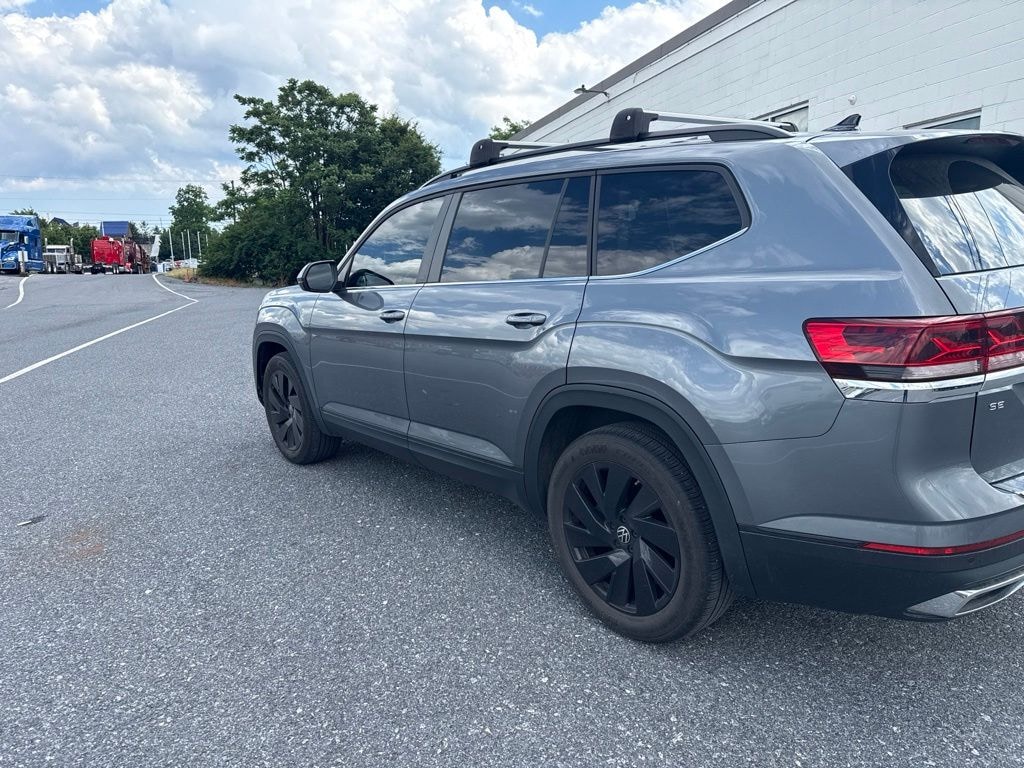 Used 2024 Volkswagen Atlas 2.0T SE w/Technology SUV