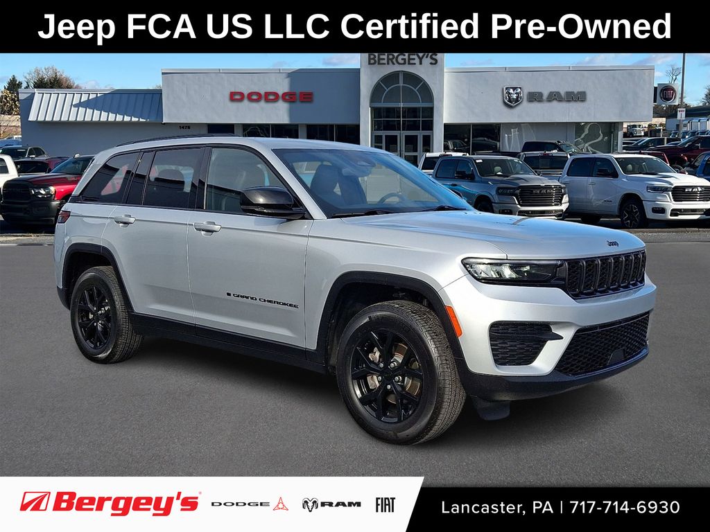 2024 Jeep Grand Cherokee Altitude's photo