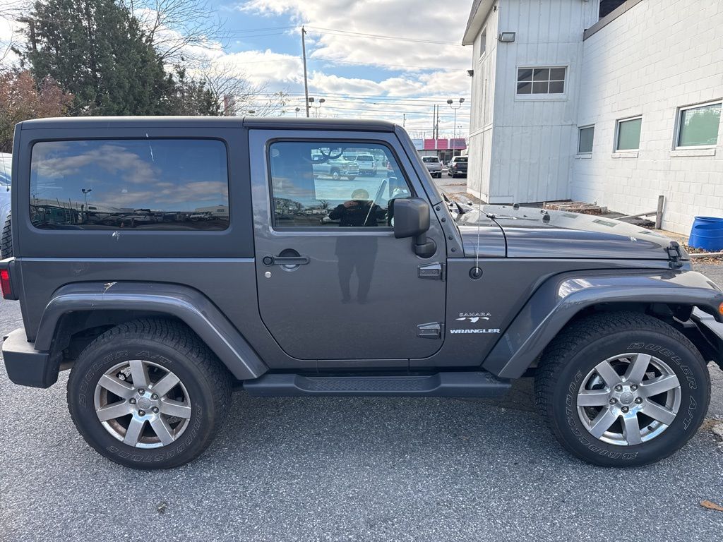 2017 Jeep Wrangler Sahara photo 4