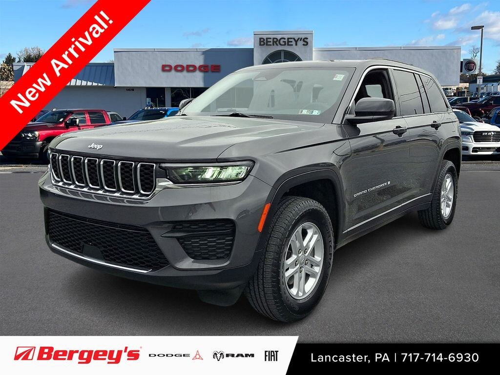 Certified 2025 Jeep Grand Cherokee Laredo SUV