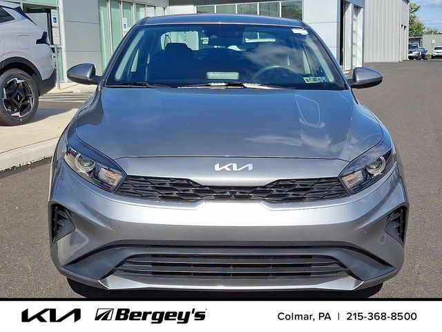 2022 Kia Forte LXS photo 2