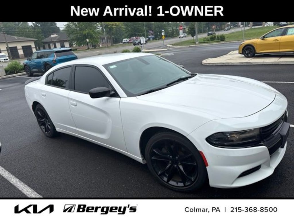 Used 2016 Dodge Charger SE Sedan