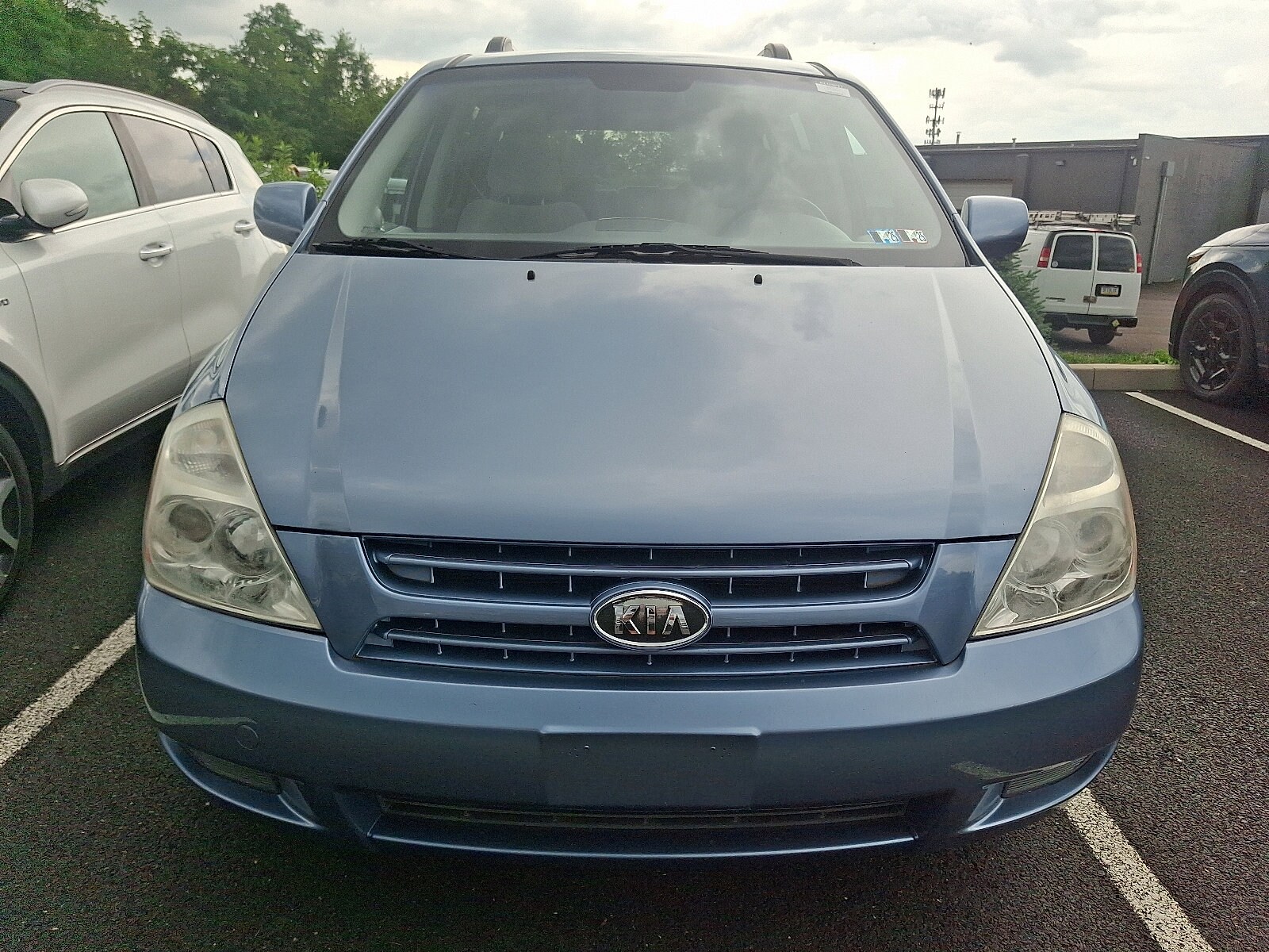 2008 Kia Sedona LX photo 2