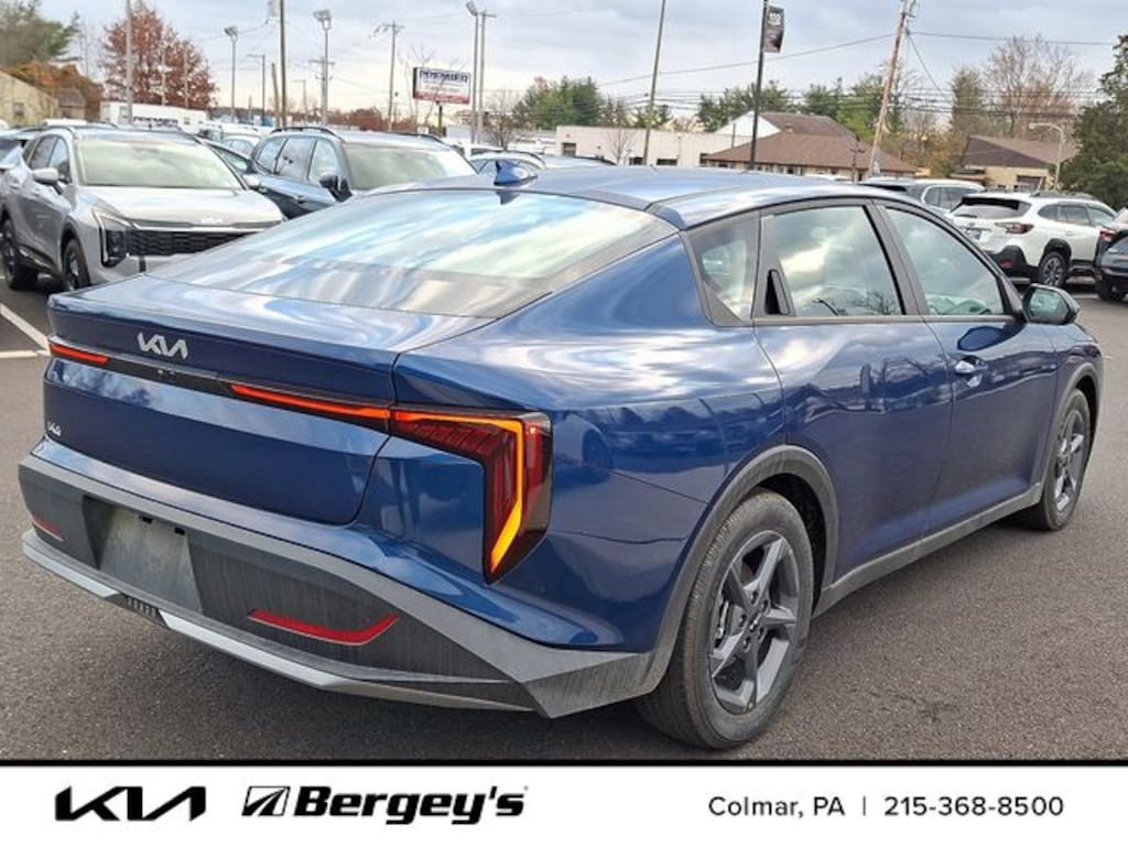 New 2025 Kia K4 LXS Sedan