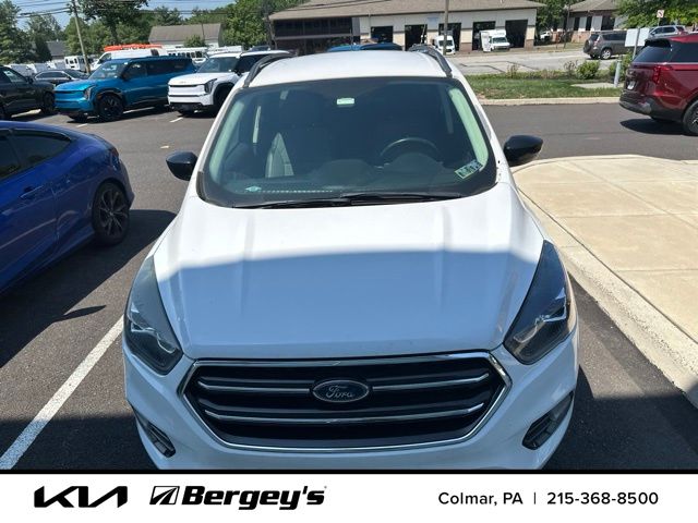 Used 2017 Ford Escape SE with VIN 1FMCU9GD3HUD02283 for sale in Colmar, PA