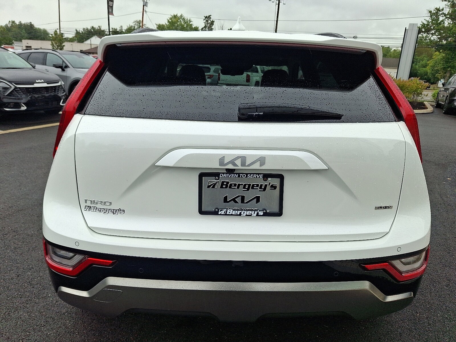 2024 Kia Niro Plug-In Hybrid SX Touring photo 4