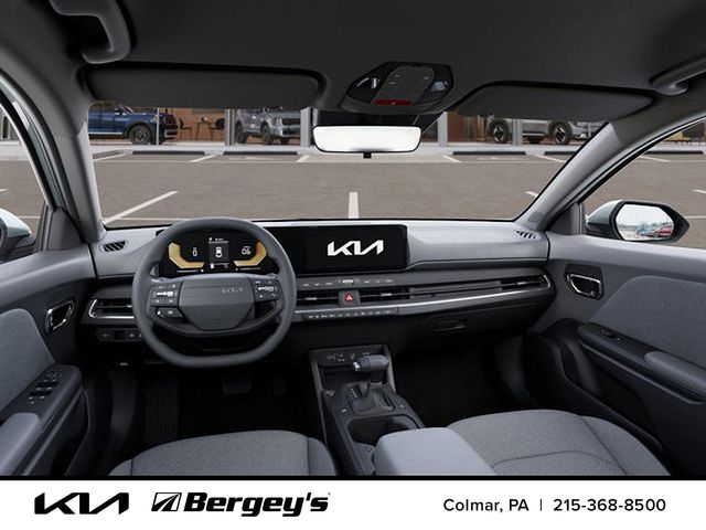 2025 Kia K4 LXS photo 2