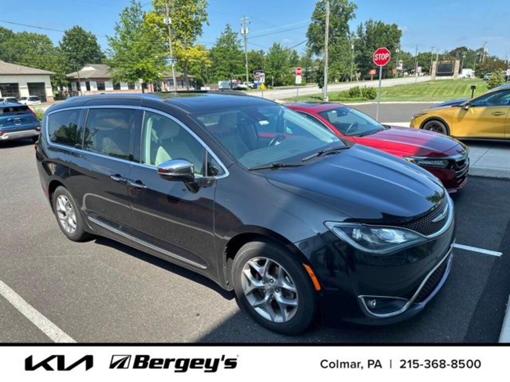 Used 2018 Chrysler Pacifica Limited Van