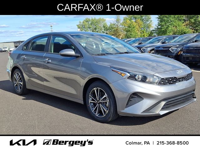 2022 Kia Forte LXS photo 3