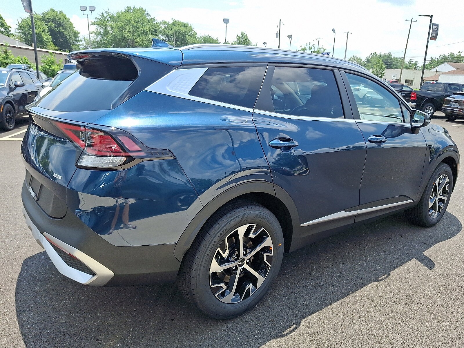 2025 Kia Sportage Hybrid EX photo 3