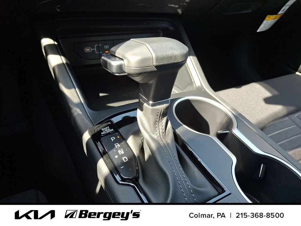 2026 Kia K5 LXS - Photo 12