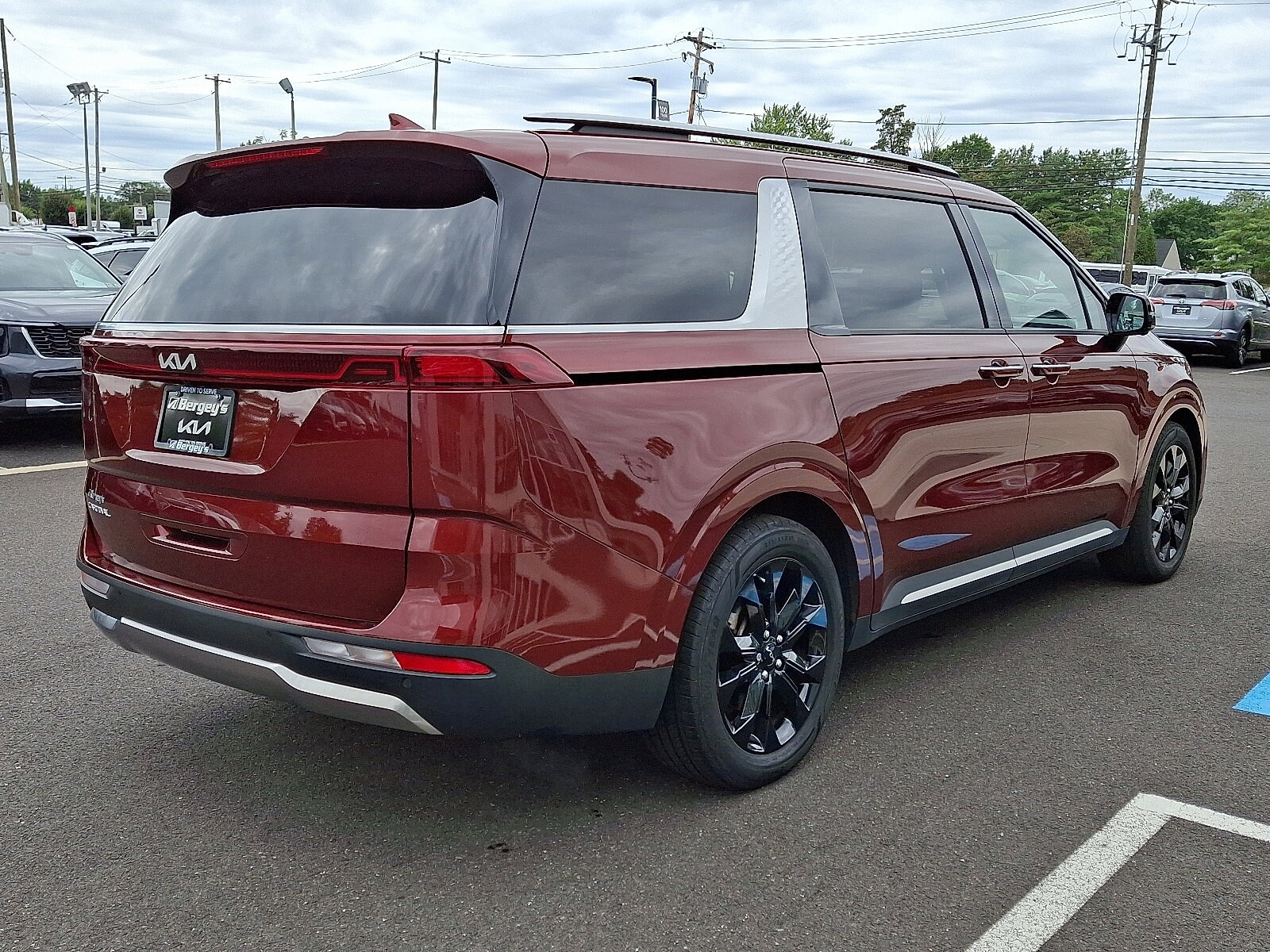 2024 Kia Carnival SX Prestige photo 2